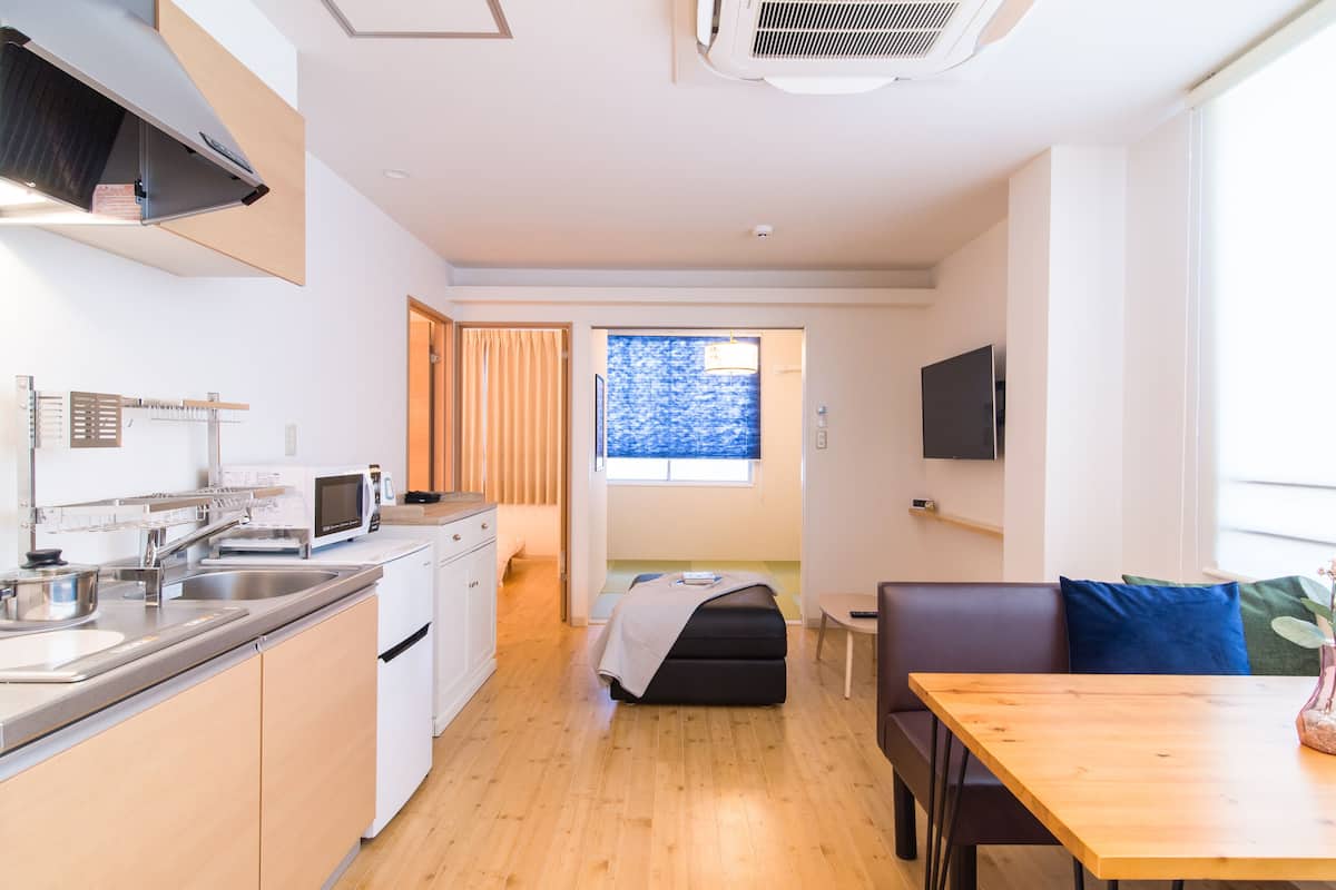 Family Apartment, 3 Bedrooms, Non Smoking, Bathtub | 1 bedroom, individually decorated, individually furnished, soundproofing