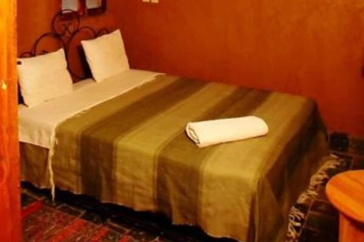 Double or Twin Room | Seterika/papan seterika, Wi-fi percuma, cadar katil