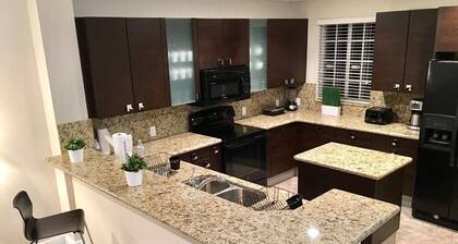 4BR Townhouse 906 by Ideal Experience VR