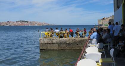 TEJO HOUSE RIVER Lisbonne (Cacilhas)