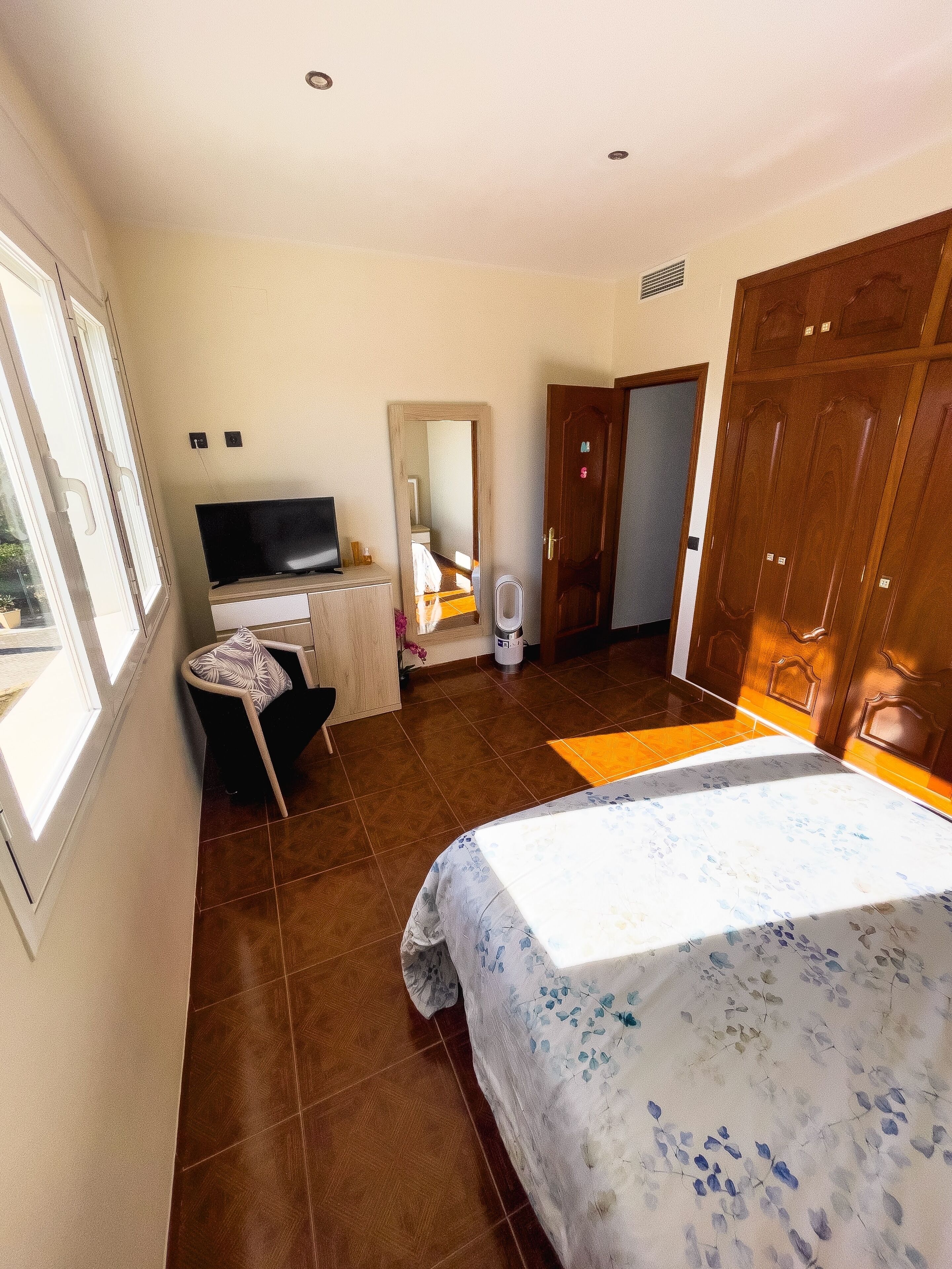 8 bedrooms, iron/ironing board, travel cot, free WiFi