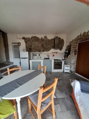 Dining - Stone Rustico with Jacuzzi, Infrared Sauna Escluiva   (Boveglio)