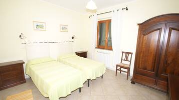 3 Schlafzimmer, BĂŒgeleisen/BĂŒgelbrett, BettwĂ€sche