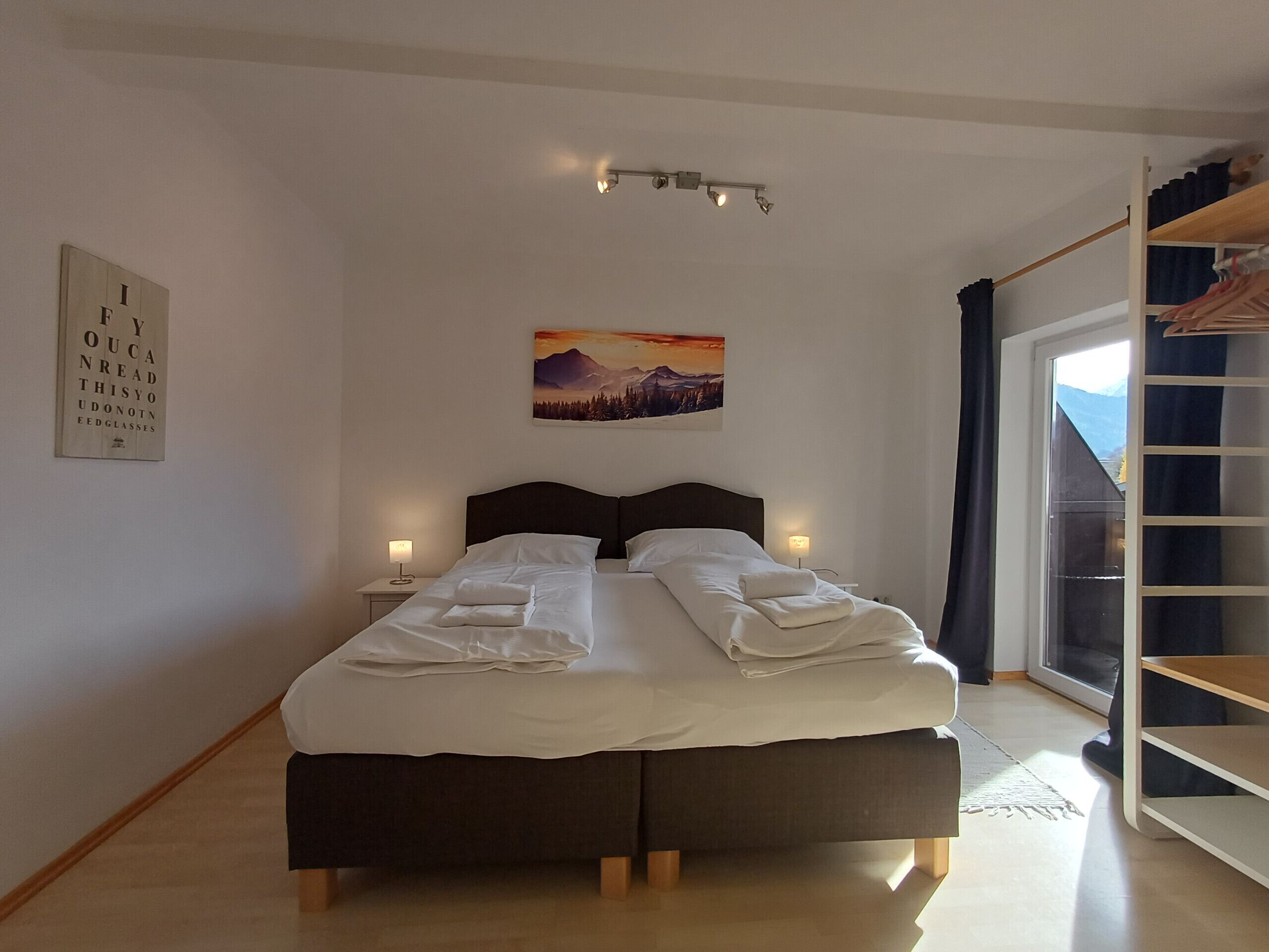 4 chambres, fer et planche à repasser, Wi-Fi gratuit, draps fournis