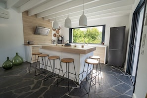 Fridge, microwave, oven, stovetop - 🤩 PROMO JULY VILLA BEHERENA 16pers. swimming pool, terrace, garden, ocean at 600m. (Guéthary)