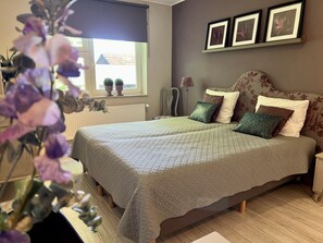 12 多间卧室、免费 WiFi、床单