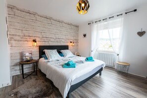 2 chambres, fer et planche à repasser, Wi-Fi gratuit, draps fournis