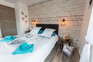 2 chambres, fer et planche à repasser, Wi-Fi gratuit, draps fournis
