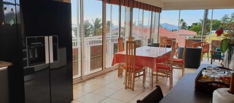 Pretty villa of very good quality with view on sea and Mountain
