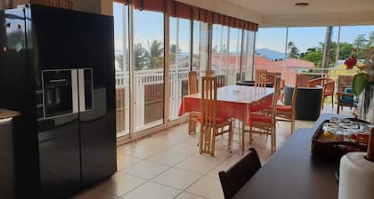 Jolie villa de trĂšs bon standing avec vue sur mer et Montagne