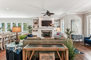 Smart TV - 19 Sand Dollar, Luxury 2nd Row Home, Chefs Kitchen, Pool, Free Golf, Free Spring Pool Heat* (Hilton Head)