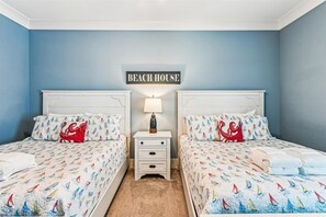 5 bedrooms, iron/ironing board, WiFi, bed sheets