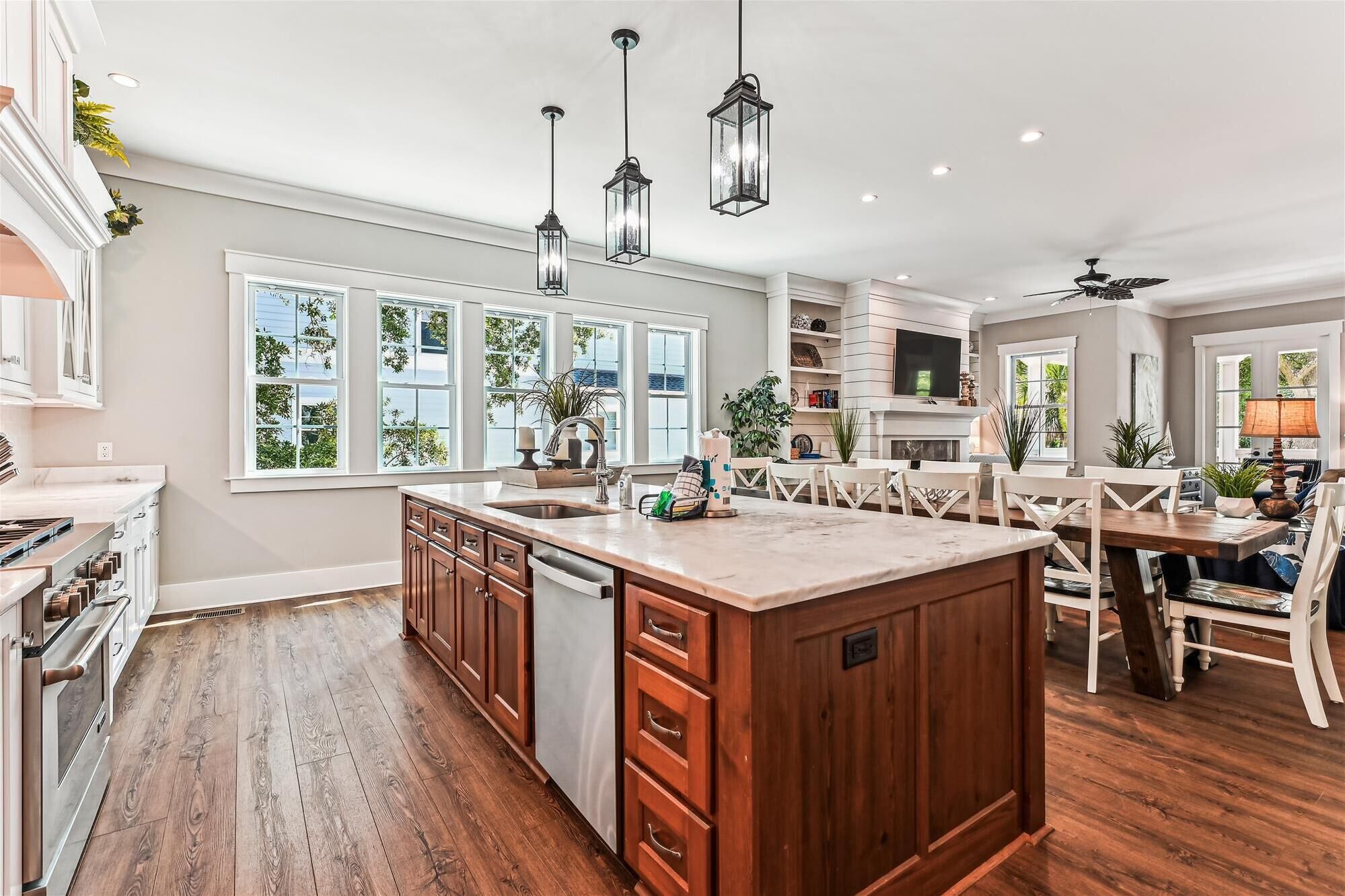 ثلاجة، ميكروويف، فرن، موقد طهي مسطح