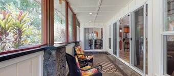 Beautiful home with great room, lanai & private hot tub - walk to Anini Beach