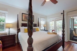 4 bedrooms, iron/ironing board, free Internet, bed sheets