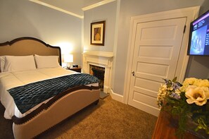 3 habitaciones, tabla de planchar con plancha, wifi y ropa de cama 