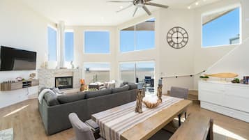 Smart TV, fireplace, DVD player, ping pong