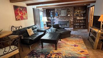 Smart TV, fireplace, DVD player, table football