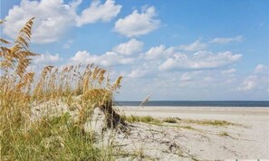Beach nearby, sun-loungers, beach towels