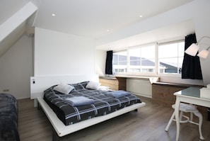 5 bedrooms, in-room safe, iron/ironing board, free WiFi