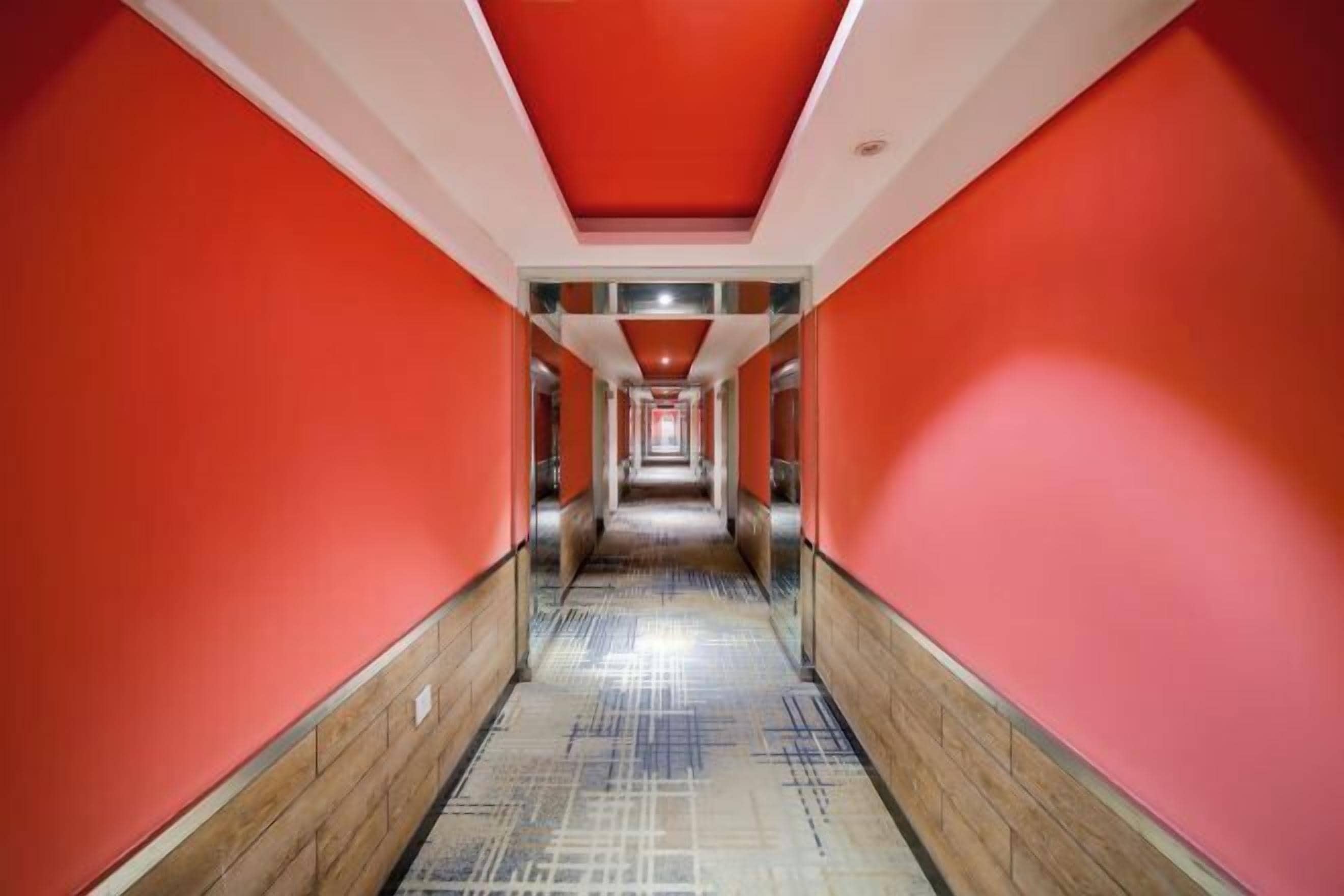 المنشأة من الداخل