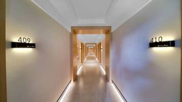 المنشأة من الداخل