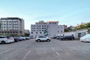 Ubetjent parkering (inkludert)