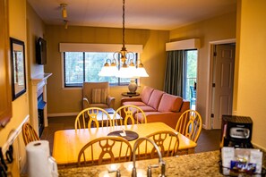 Interior - Laurel Crest™ - 1 Bedroom Deluxe Villa (Pigeon Forge)