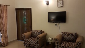 Room - Delano Residence (Islamabad)