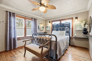 3 bedrooms, desk, iron/ironing board, WiFi (free)