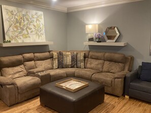 Smart TV, books, music library, stereo - Treehouse Guesthouse: 3 BR Unique Home for 8 adults plus 400 sq ft Fun Treehouse (Lafayette)