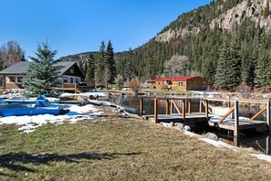 Property grounds - Waterfront cabin with mountain view, wood stove, private hot tub, & WiFi (South Fork)