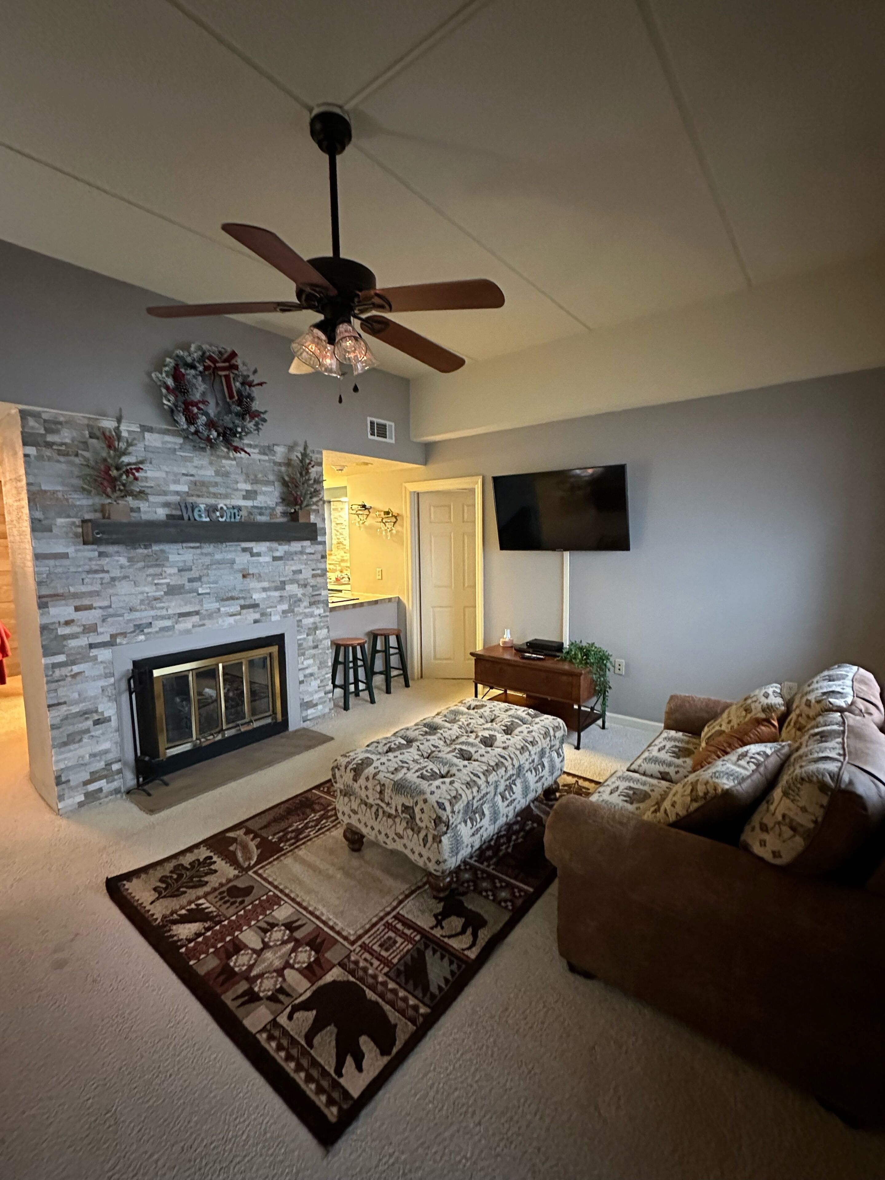 2nd Floor 'Sky Rise Vista' - Pool Access! - Sugar Mountain, NC