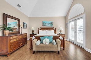 3 dormitorios, tabla de planchar con plancha, wifi gratis y ropa de cama