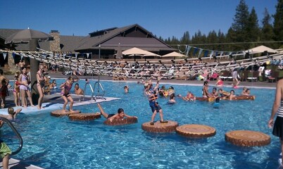 Fall Promotion- Stay the Weekend Get 1 Night Free 2 Bed 2 bath + Loft 6 SHARC