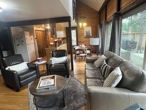 Smart TV, fireplace, DVD player, books