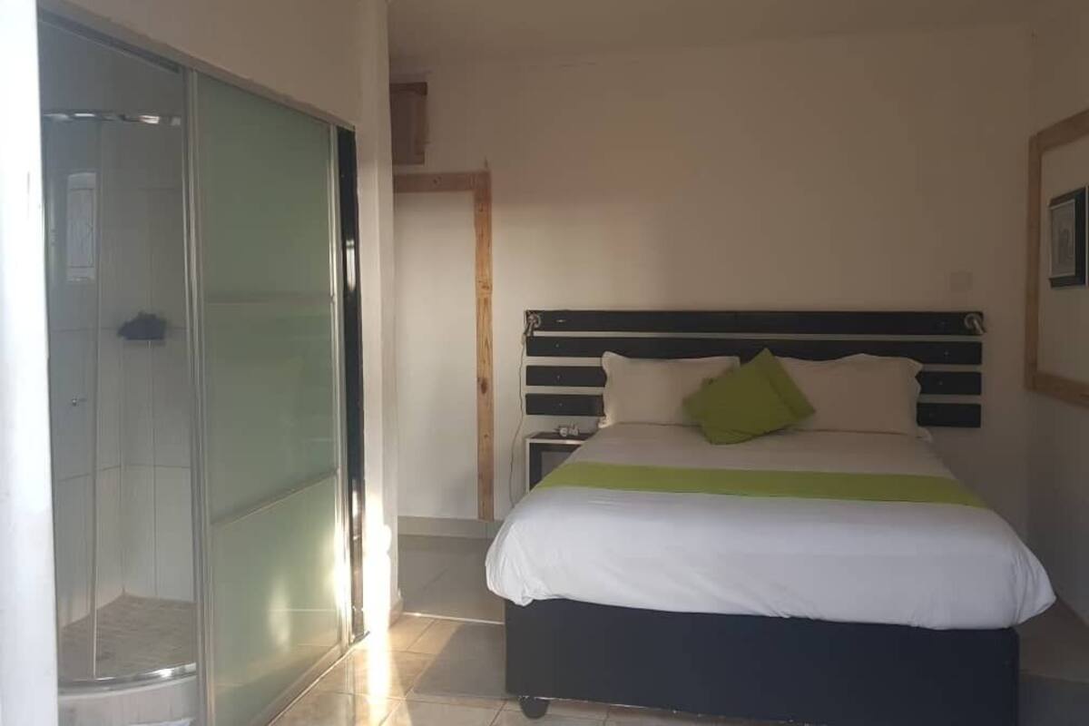 Double Room | Desk, blackout curtains, free WiFi
