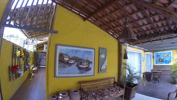 Suíte clássica, várias camas, para não fumantes | Terraço/pátio