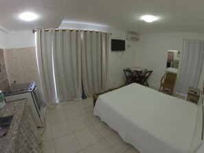 エコノミー スイート ダブルベッド 1 台 禁煙 | 遮光カーテン、アイロン / アイロン台、WiFi (無料)