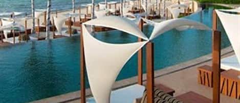 3 albercas al aire libre