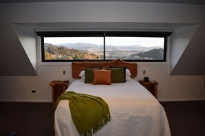 Kauri Suite | Egyptian cotton sheets, premium bedding, individually furnished - Atea Lodge (Coromandel)