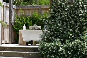 Public bath - Atea Lodge (Coromandel)
