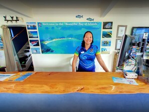 Mostrador para check-in y check-out