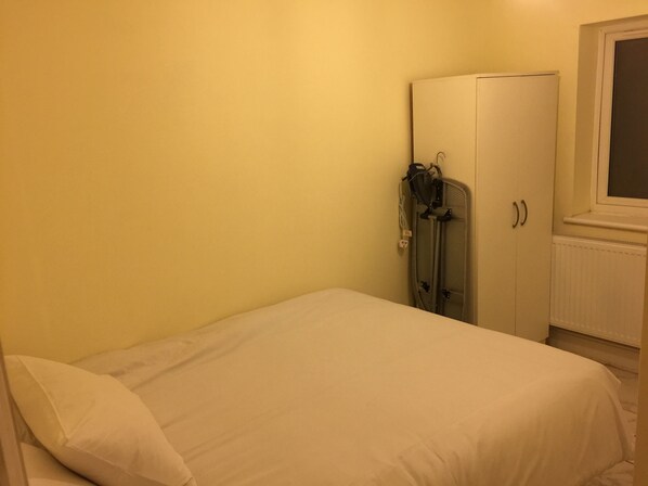 Appartement Standard, 2 lits doubles, non-fumeurs | 2 chambres, coffres-forts dans les chambres, décoration personnalisée