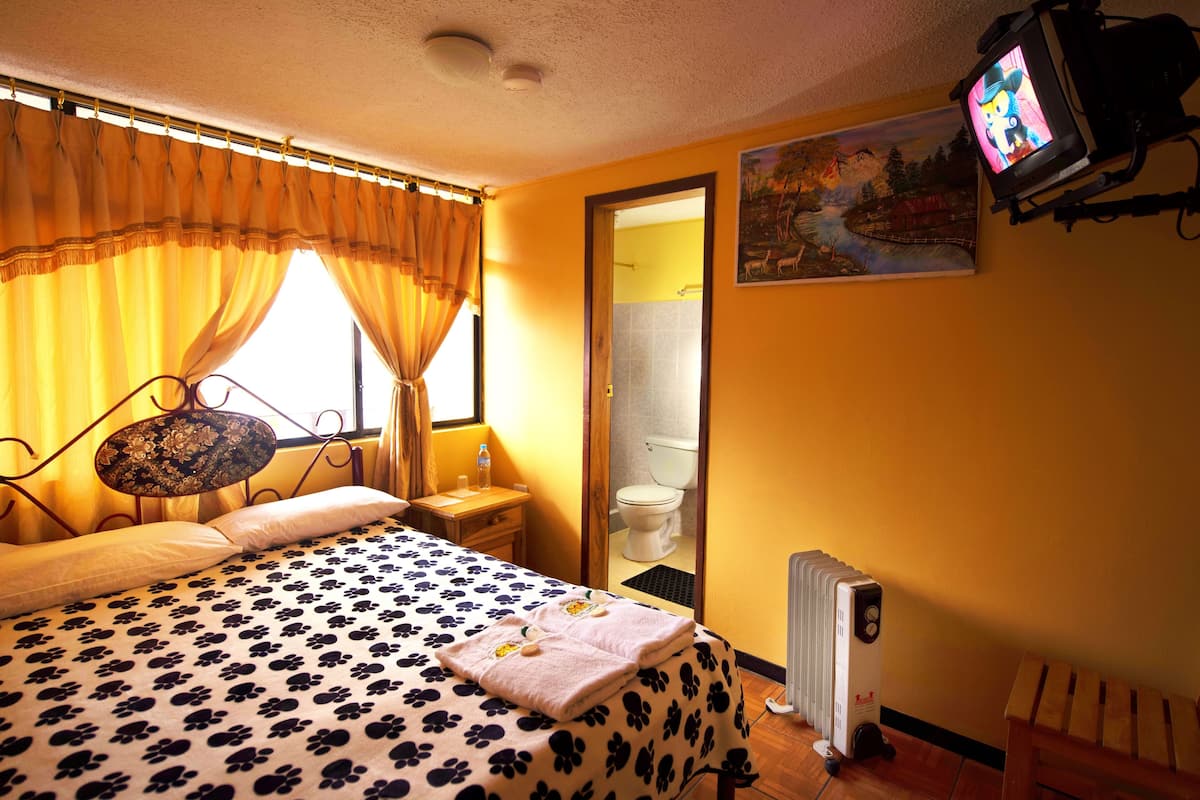 Standaard slaapzaal, 1 tweepersoonsbed, niet-roken | Donzen dekbedden, gratis wifi, beddengoed