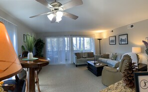 Smart-TV, bøker og printere