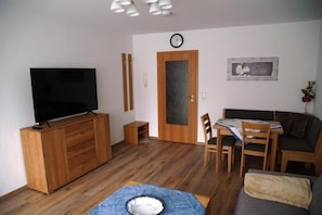 Flat-screen TV - Haus Berlin (Bad Fuessing)