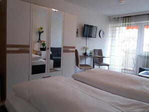 客房内保险箱、熨斗/熨板、折叠床/加床(额外收费)、免费 WiFi