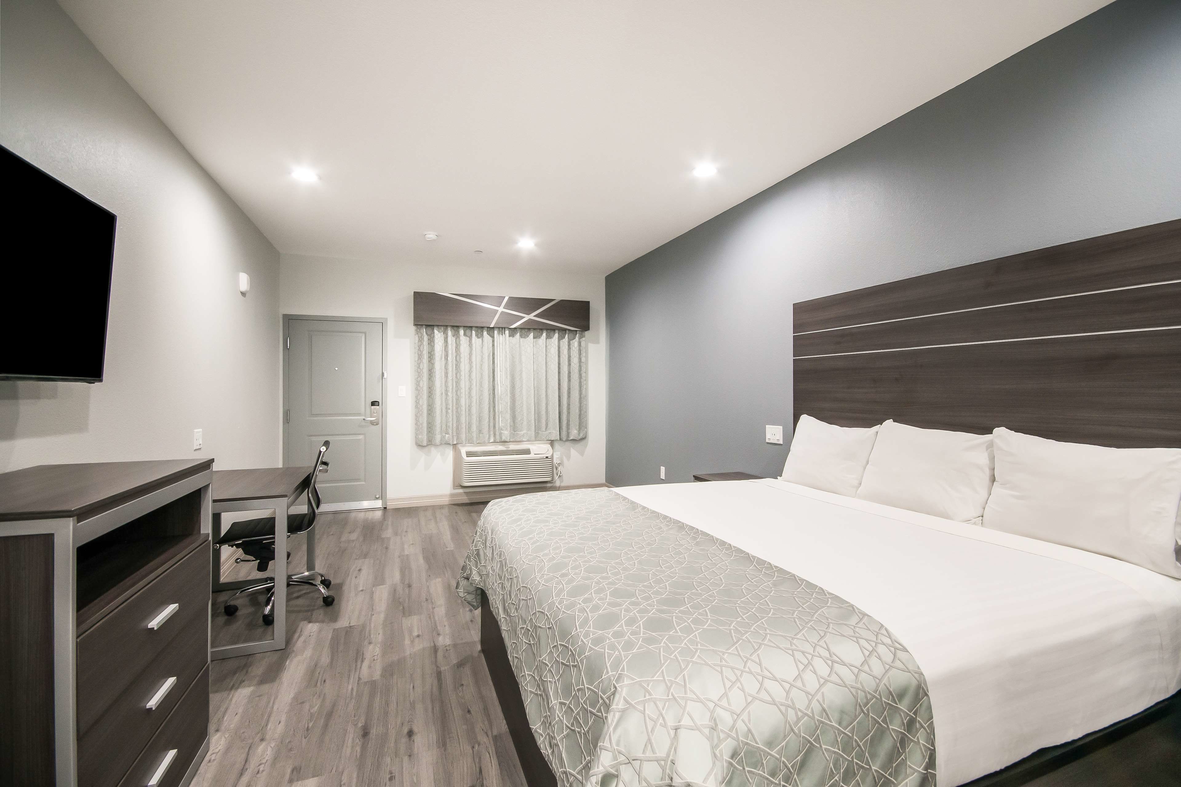 Photo - Americas Best Value Inn & Suites Northeast Houston Downtown I-610