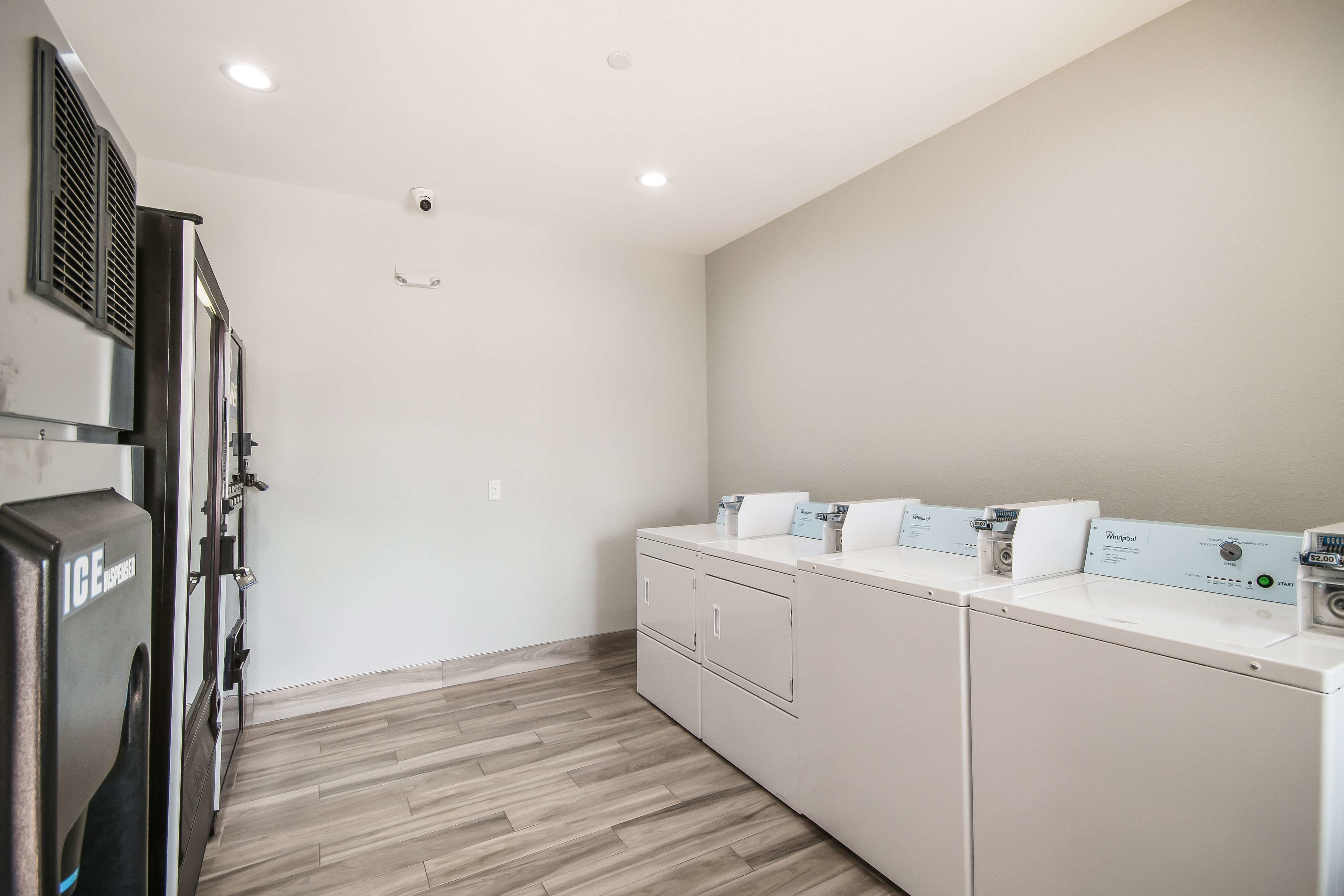 Photo - Americas Best Value Inn & Suites Northeast Houston Downtown I-610